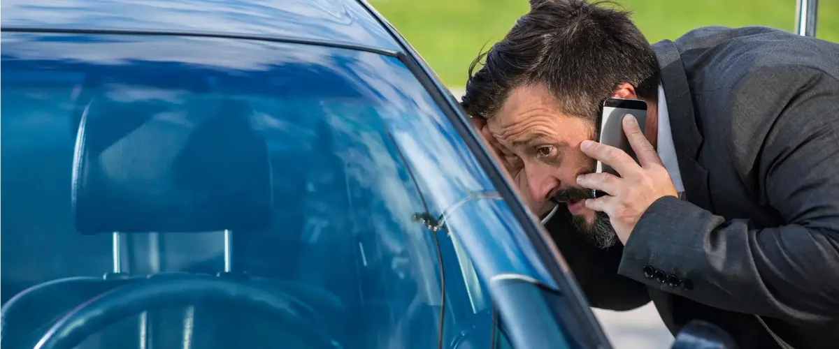 Car lockout in Dubai with emergency unlocking assistance